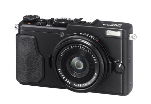 Fujifilm announces X-E2S and X70