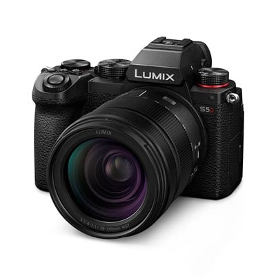 Panasonic Lumix S5D Digital Camera with 28-200mm f4-7.1 Macro OIS Lens