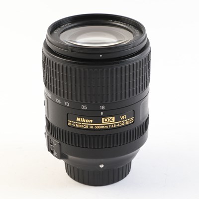 USED Nikon 18-300mm f3.5-6.3 G ED VR AF-S DX Lens